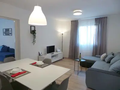 Ferienwohnung für 4 Personen (70 m²) in Njivice 1/10