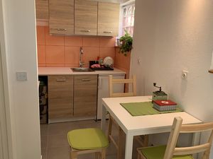 23535160-Ferienwohnung-2-Njivice-300x225-1