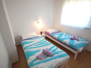 23535197-Ferienwohnung-4-Njivice-300x225-4