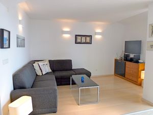 23552343-Ferienwohnung-2-Njivice-300x225-3