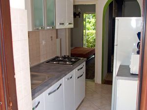 22446755-Ferienwohnung-6-Njivice-300x225-5