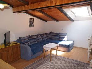 22446813-Ferienwohnung-4-Njivice-300x225-4