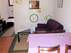 22439267-Ferienwohnung-3-Njivice-300x225-3