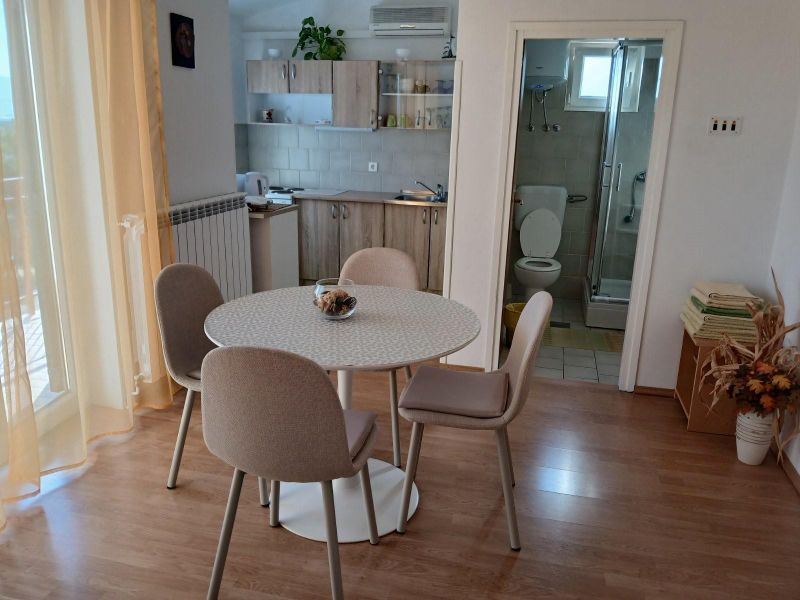 23535179-Ferienwohnung-2-Njivice-800x600-0