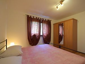 23519900-Ferienwohnung-2-Njivice-300x225-4