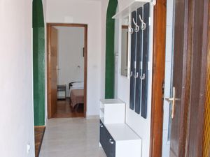 22436227-Ferienwohnung-6-Njivice-300x225-3