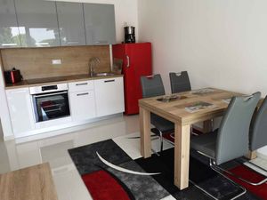 23769542-Ferienwohnung-6-Njivice-300x225-3