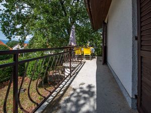 23890250-Ferienwohnung-5-Njivice-300x225-5