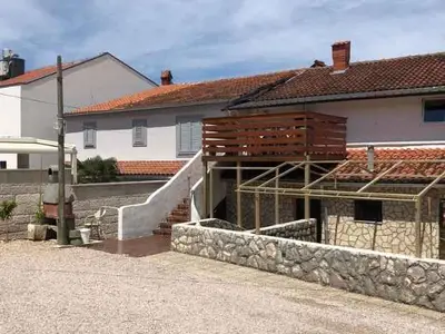 Ferienwohnung für 8 Personen (100 m²) in Njivice 3/10