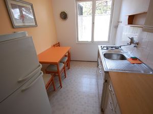 22920115-Ferienwohnung-4-Njivice-300x225-3