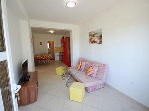 23535144-Ferienwohnung-4-Njivice-300x225-1