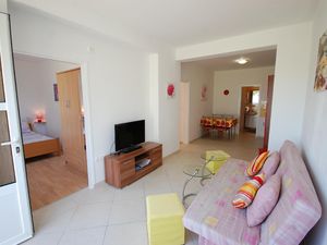 23535144-Ferienwohnung-4-Njivice-300x225-2