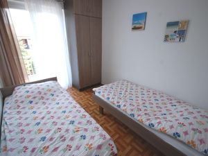 23535163-Ferienwohnung-5-Njivice-300x225-5