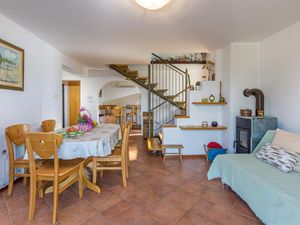 23535159-Ferienwohnung-6-Njivice-300x225-5