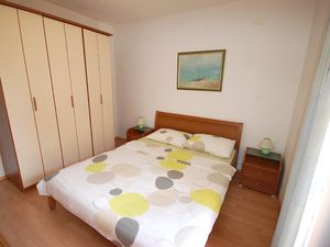 22922103-Ferienwohnung-4-Njivice-300x225-3