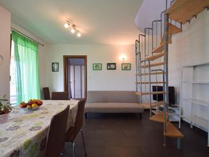 23520028-Ferienwohnung-6-Njivice-300x225-3