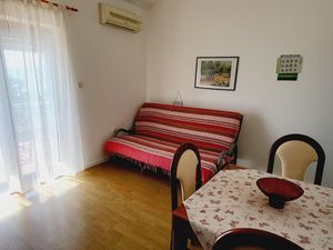 22922341-Ferienwohnung-2-Njivice-300x225-4