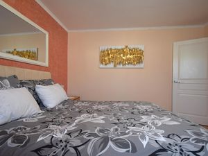 23450396-Ferienwohnung-3-Njivice-300x225-5