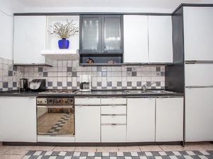 21749113-Ferienwohnung-7-Njivice-300x225-5