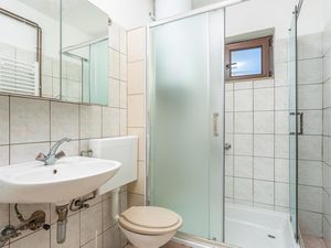 23732778-Ferienwohnung-4-Njivice-300x225-5