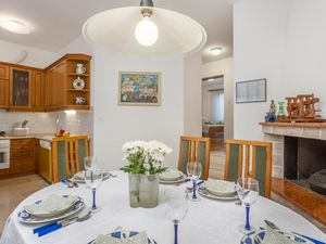 23737693-Ferienwohnung-5-Njivice-300x225-5