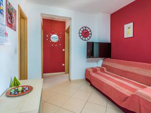 23744352-Ferienwohnung-6-Njivice-300x225-2