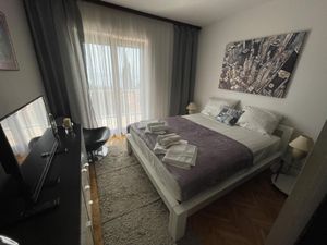 23277005-Ferienwohnung-4-Njivice-300x225-5