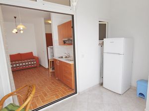 18323897-Ferienwohnung-2-Njivice-300x225-4