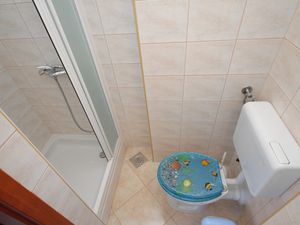 18322266-Ferienwohnung-2-Njivice-300x225-5