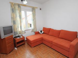 18321656-Ferienwohnung-2-Njivice-300x225-2