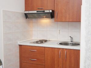 18322301-Ferienwohnung-2-Njivice-300x225-3