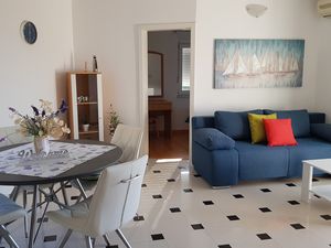 18559692-Ferienwohnung-4-Njivice-300x225-2