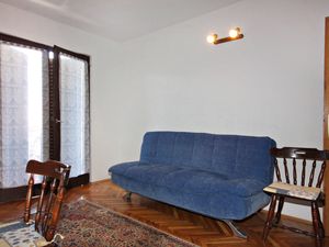 19126169-Ferienwohnung-6-Njivice-300x225-1