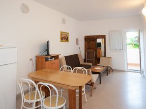 19127265-Ferienwohnung-4-Njivice-300x225-2