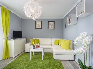 23875730-Ferienwohnung-4-Njivice-300x225-2