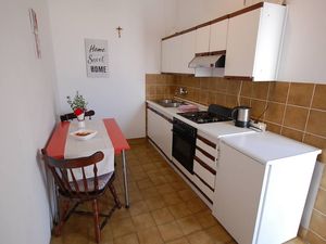 23917153-Ferienwohnung-3-Njivice-300x225-1