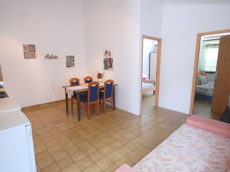 23917161-Ferienwohnung-4-Njivice-800x600-1