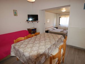 23917164-Ferienwohnung-6-Njivice-300x225-1