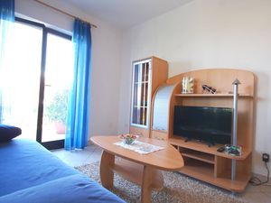 23918342-Ferienwohnung-4-Njivice-300x225-2