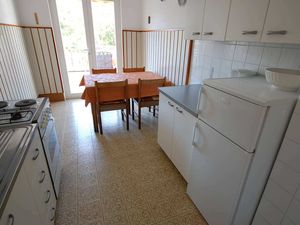 23919401-Ferienwohnung-4-Njivice-300x225-5