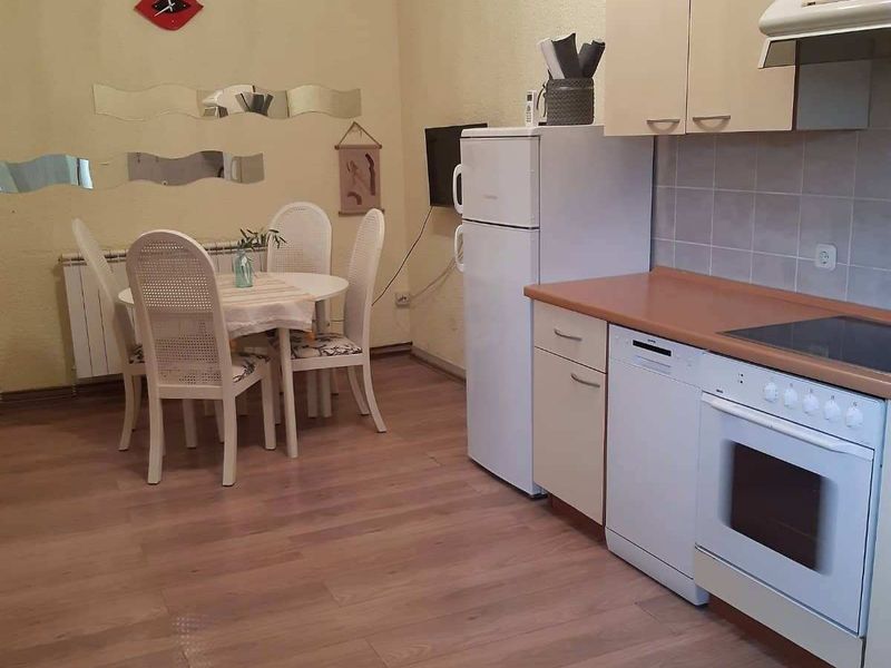 23920335-Ferienwohnung-3-Njivice-800x600-2