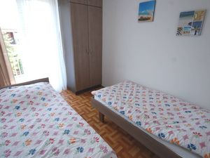 23922023-Ferienwohnung-4-Njivice-300x225-5