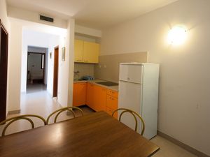 23928473-Ferienwohnung-5-Njivice-300x225-2