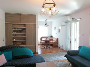 23928437-Ferienwohnung-6-Njivice-300x225-3