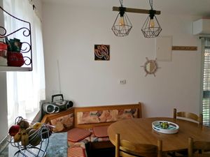 23928437-Ferienwohnung-6-Njivice-300x225-4