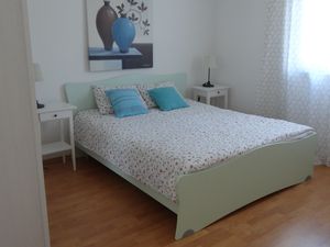 23932656-Ferienwohnung-2-Njivice-300x225-4