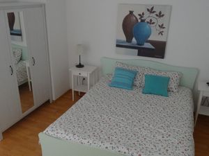 23932656-Ferienwohnung-2-Njivice-300x225-5