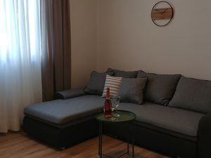 23932660-Ferienwohnung-4-Njivice-300x225-2