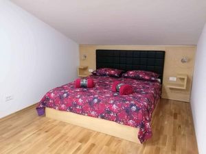 24037871-Ferienwohnung-5-Njivice-300x225-5