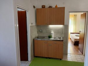 23535149-Ferienwohnung-4-Njivice-300x225-1